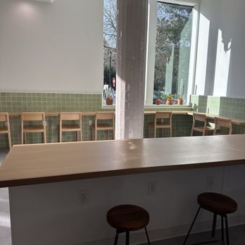 Frenzy Coffee - Lots of individual seats with outlets - Coffee Roasteries Near Me - Davis, California Frenzy Coffee - Lots of individual seats with outlets - Coffee Roasteries Near Me - Davis, California