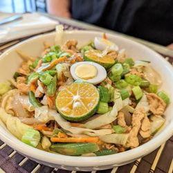 The Narra Tree - Chicken Pancit