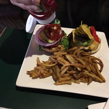 Hurricanes Roadhouse Restaurant - Sports Bars Near Me - Toronto, Ontario