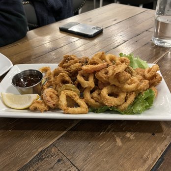 Blackwall Hitch - Fried Calamari - New American Near Me - Baltimore, Maryland
