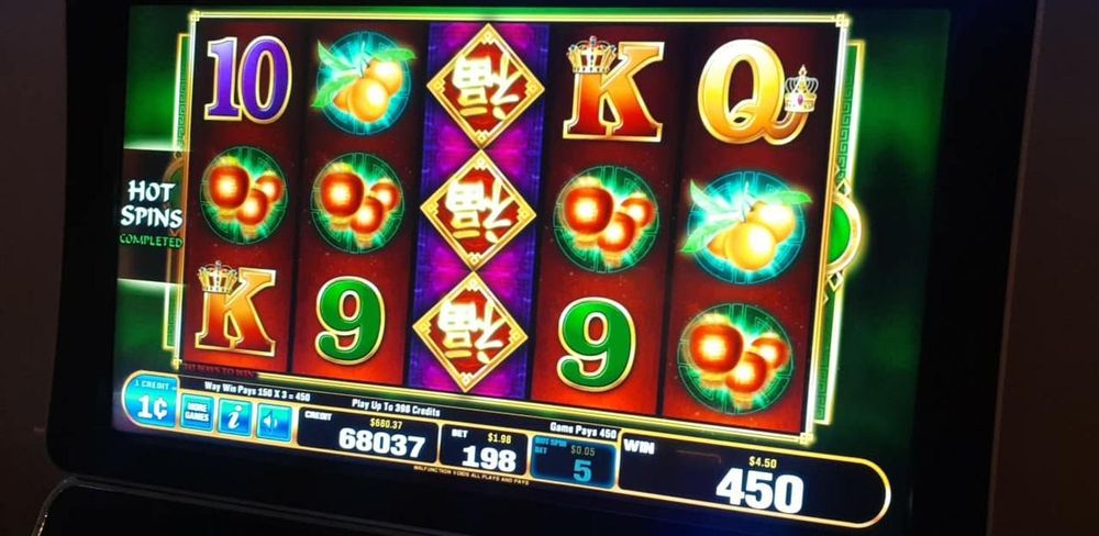 Social spots from 4 Leaf Lounge & Gaming