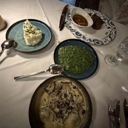 Special tortellini  Creamed spinach  Mashed potatoes  Filet
