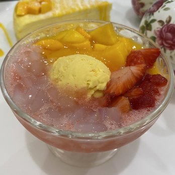 Mango Mango Dessert - A5. Strawberry Mango Juice Sago and Lychee Jelly with Mango Ice Cream -- recommend mixing it altogether for thicker consistency! - Desserts Near Me - Flushing, New York