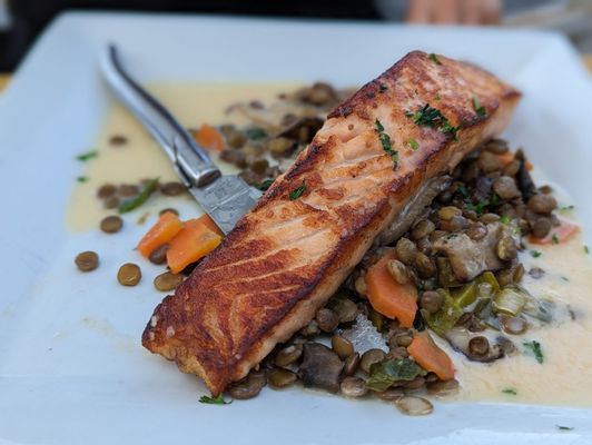 Le Provençal Bistro by null