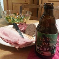Dejejet Daniel - Charcuterie et bière locales : l'apéro obligatoire des vacances !