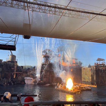 Universal Studios Hollywood - Waterworld - Amusement Parks Near Me - Universal City, California Universal Studios Hollywood - Waterworld - Amusement Parks Near Me - Universal City, California