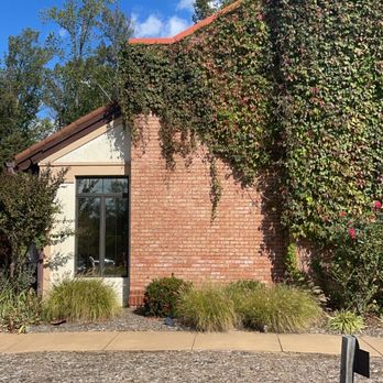 Potomac Point Winery - Wineries Near Me - Stafford, Virginia