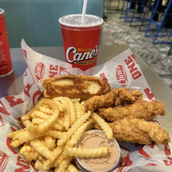 Raising Cane's Chicken Fingers - Fast Food Near Me - Miami Beach, Florida