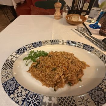 Gaudim - Serving for one person chicken and vegetable paella - Tapas Bars Near Me - Barcelona, B