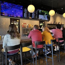 Pies & Pints Pizzeria