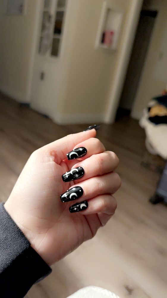 Totally Nailed It Logo