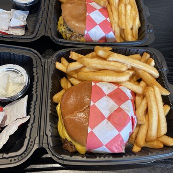 Daddys Hot Chicken - Classic smashed burgers & fries - Chicken Shop Near Me - Nashville, Tennessee Daddys Hot Chicken - Classic smashed burgers & fries - Chicken Shop Near Me - Nashville, Tennessee
