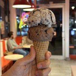OddFellows Ice Cream - Cookies and mint, Chocolate Peanut Butter Cheesecake