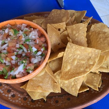 La Lomita - Chips and pico. Yum! Their pico had a lot of lime juice in it. Yum. - Seafood Near Me - Isla Mujeres, ROO La Lomita - Chips and pico. Yum! Their pico had a lot of lime juice in it. Yum. - Seafood Near Me - Isla Mujeres, ROO