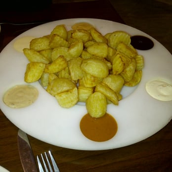 El Barrio - Patatas 6 salsas - Spanish Near Me - Madrid, M