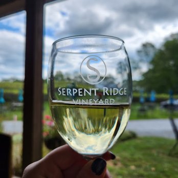 Serpent Ridge Vineyard - Wineries Near Me - Westminster, Maryland Serpent Ridge Vineyard - Wineries Near Me - Westminster, Maryland