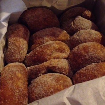 Leonard's Bakery - Yum! - Bakeries Near Me - Honolulu, Hawaii Leonard's Bakery - Yum! - Bakeries Near Me - Honolulu, Hawaii