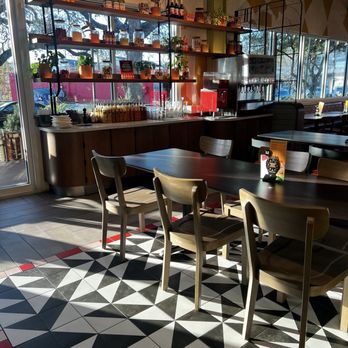 Nando's Peri-Peri - the decor is beautiful - Chicken Shop Near Me - Houston, Texas