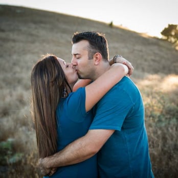 Top Shelf Photo - perfect kiss engagement photo - Event Photography Near Me Top Shelf Photo - perfect kiss engagement photo - Event Photography Near Me