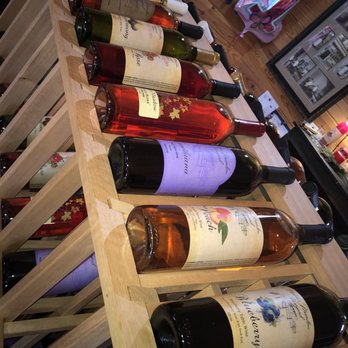 Hidden Meadow Vineyard - Wine Tasting Room Near Me - Jemison, Alabama