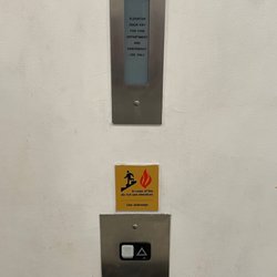 JCPenney - 1995 Schindler 300A hydraulic elevator