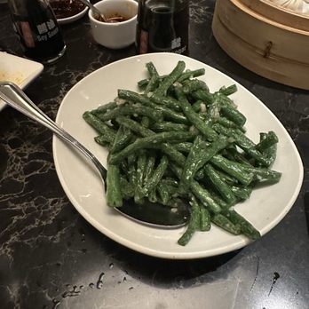 Din Tai Fung - Green String Beans with Garlic - Shanghainese Near Me - Glendale, California Din Tai Fung - Green String Beans with Garlic - Shanghainese Near Me - Glendale, California