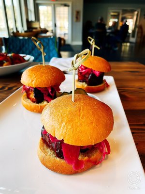 BOATHOUSE SARANAC LAKE PUB - Updated December 2024 - 84 Photos & 85