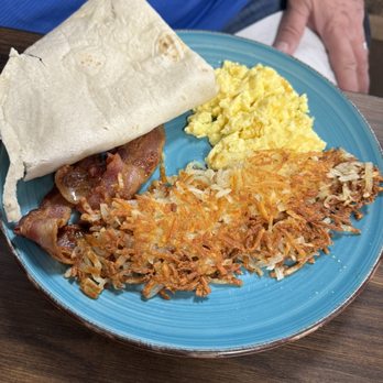 Ramona's Mexican Café - Desayuno with bacon - Mexican Near Me - Albuquerque, New Mexico