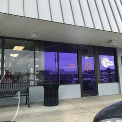 Healthy's Coshocton - Hard to spot, because there's no overhead sign. Sits between a hair salon and a hearing aid clinic.