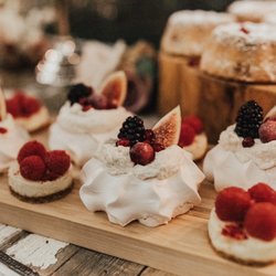 Crumb Cakery - Most delicious and beautiful dessert bar for our wedding!