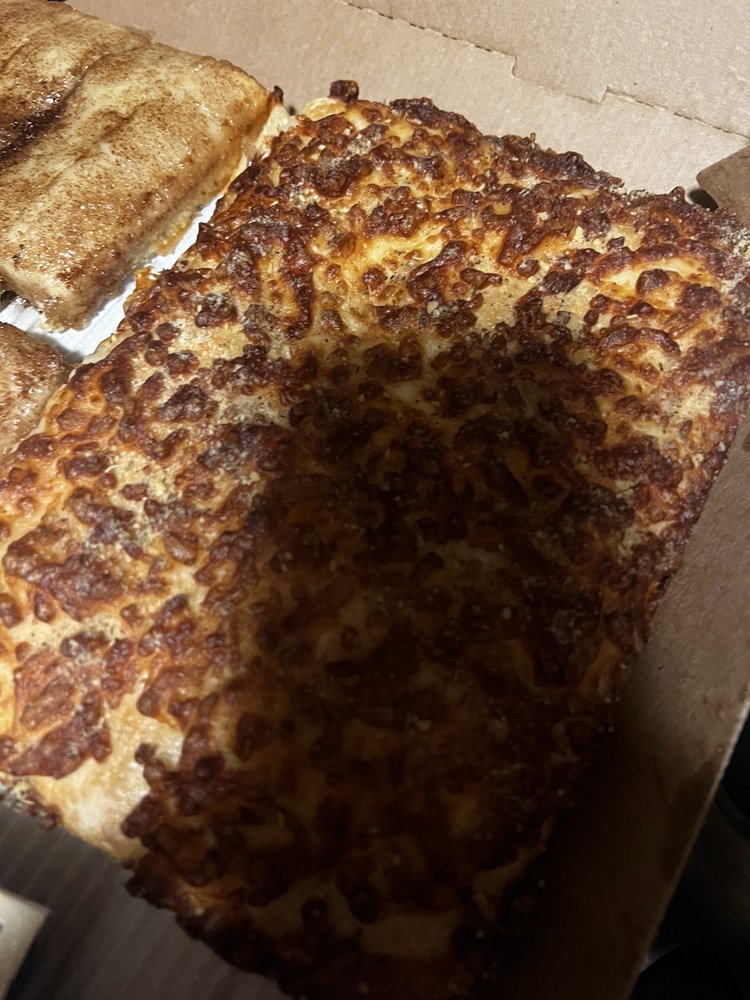 PIZZA HUT Updated August 2024 20 Reviews 2745 10 Mile Rd NE