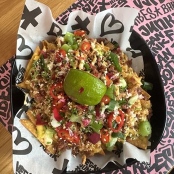 Vegan Junk Food Bar - Nachos - Vegan Near Me - Barcelona, B Vegan Junk Food Bar - Nachos - Vegan Near Me - Barcelona, B