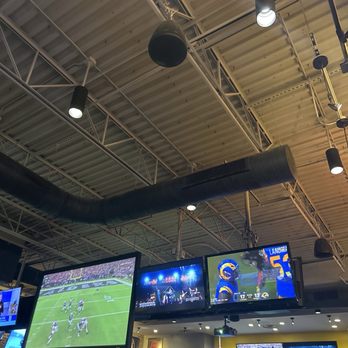Buffalo Wild Wings - Chicken Wings Near Me - O'Fallon, Illinois Buffalo Wild Wings - Chicken Wings Near Me - O'Fallon, Illinois
