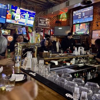 Mother Hubbard's - Sports Bars Near Me - Chicago, Illinois