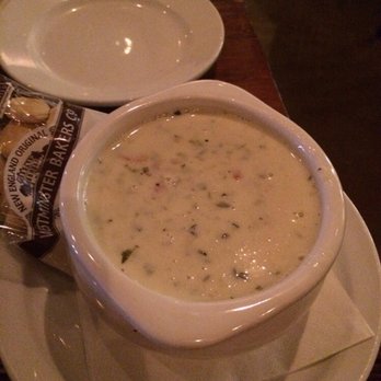 Marthas Vineyard Chowder Company - Huge amounts of clams. - Seafood Near Me - Oak Bluffs, Massachusetts
