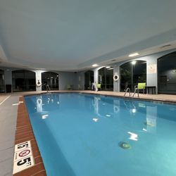 Holiday Inn Express & Suites Little Rock-West