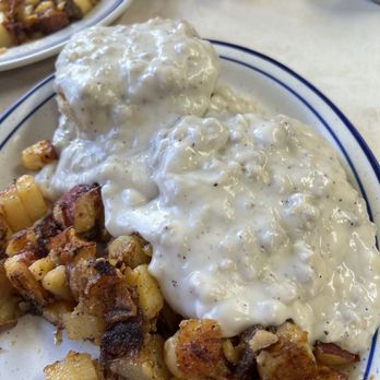 Blue Benn Diner - Biscuits and sausage gravy - Diners Near Me - Bennington, Vermont