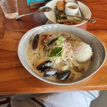 Duke's Malibu - Seafood Hot Pot - New American Near Me - Malibu, California Duke's Malibu - Seafood Hot Pot - New American Near Me - Malibu, California