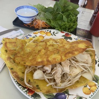 Le Paradis - Vietnamese Crepe with Chicken and Shrimp - Vietnamese Near Me - Hayward, California
