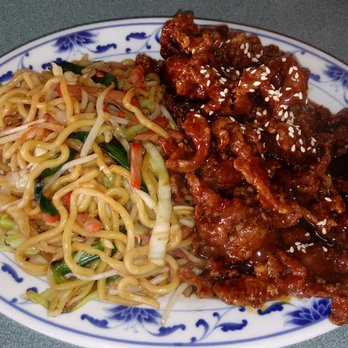 Loomis Chinese Restaurant - House Chowmein and sesame beef - Chinese Near Me - Loomis, California Loomis Chinese Restaurant - House Chowmein and sesame beef - Chinese Near Me - Loomis, California