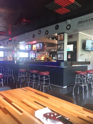 Samantha's Double Dam Bar AKA Ring Of Fire by null