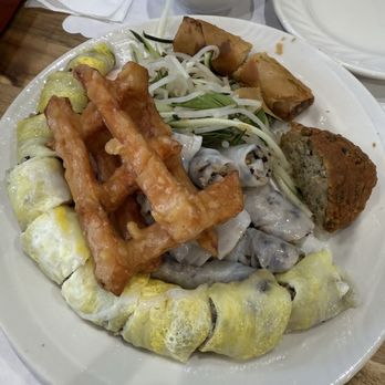 Banh Cuon Thanh Tri - 7B - you get egg, shrimp, and pork (we requested no cold cut meat) 11/10 recommend - Vietnamese Near Me - Garden Grove, California