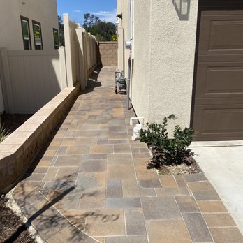 Macscape - Side Yard long view - Landscaping Near Me