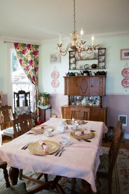 Dahlia House Bed & Breakfast