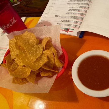 El Azteca Mexican Restaurant - Chips and Salsa - Mexican Near Me - Attleboro, Massachusetts