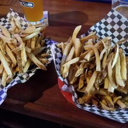 Sidelines Sports Bar & Grill