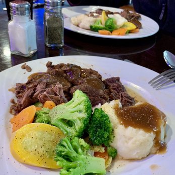 Chef Peter’s Bistro - Chef special: Pot roast, mashed potatoes w/gravy and steamed mixed vegetables. Yummy! - American Near Me - Surprise, Arizona