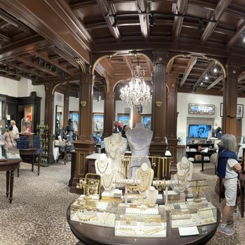 Hotel del Coronado, Curio Collection by Hilton - Est 1888 souvenir store - Coronado, CA