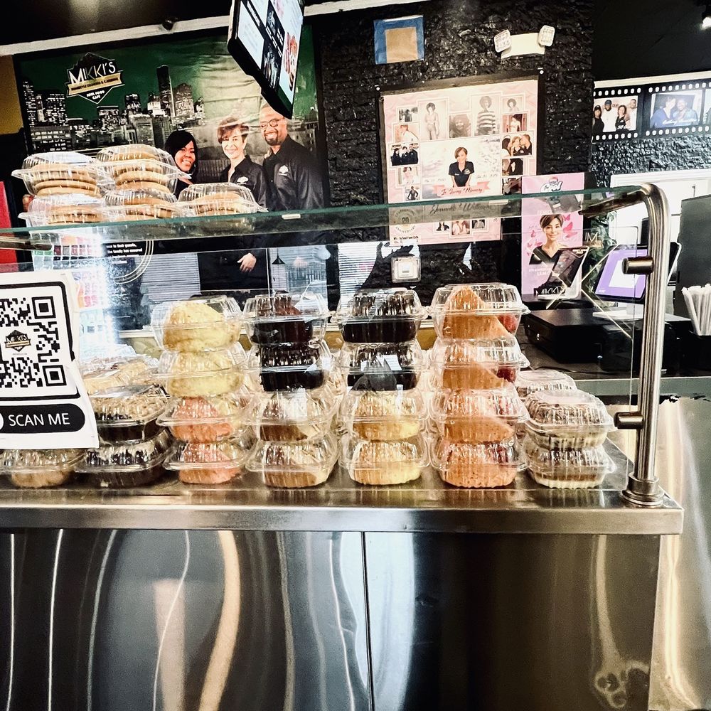 Mikki's Soul Food Cafe - Cash register, desserts in front - Soul Food Near Me - Houston, Texas Mikki's Soul Food Cafe - Cash register, desserts in front - Soul Food Near Me - Houston, Texas