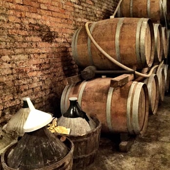 Fattoria Il Piano - Fiascos are more than decorative - Wineries Near Me - San Gimignano, SI Fattoria Il Piano - Fiascos are more than decorative - Wineries Near Me - San Gimignano, SI